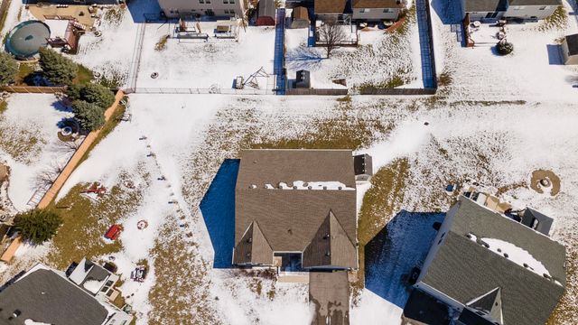 303 Owen Court, Oswego, IL 60543