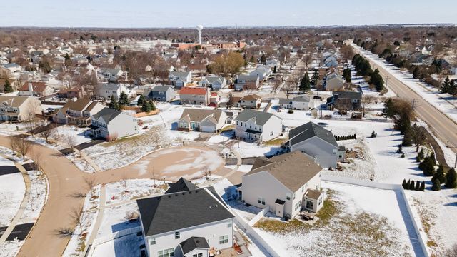 303 Owen Court, Oswego, IL 60543