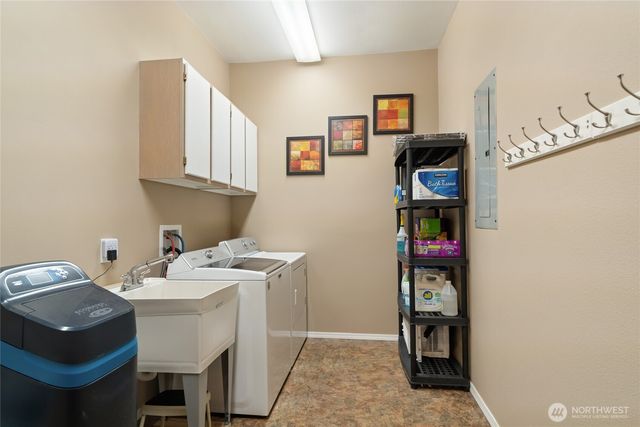 87 Red Hawk Drive, Orondo, WA 98843