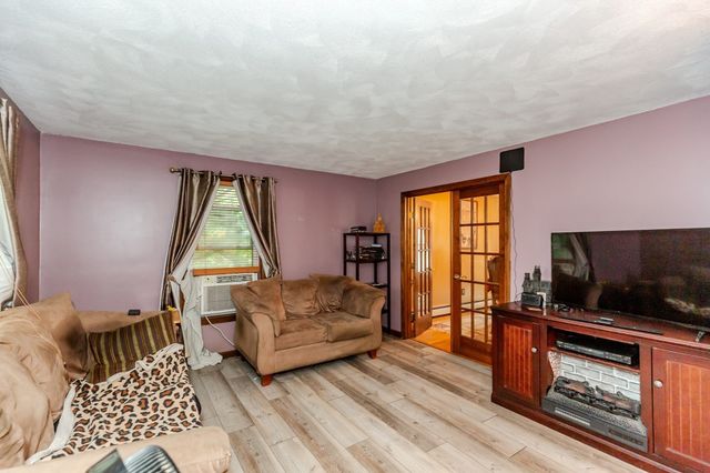 5 Spruce Street, Blackstone, MA 01504