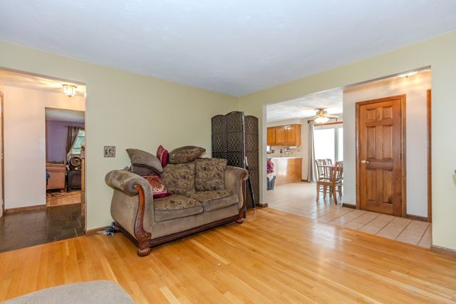 5 Spruce Street, Blackstone, MA 01504