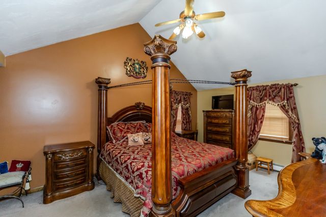 5 Spruce Street, Blackstone, MA 01504