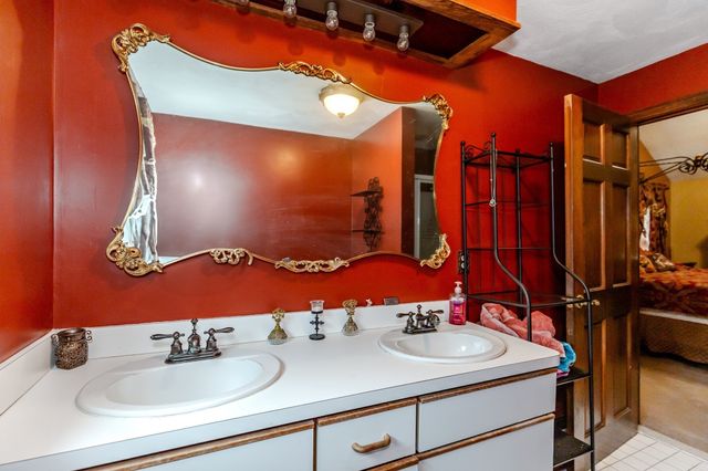 5 Spruce Street, Blackstone, MA 01504