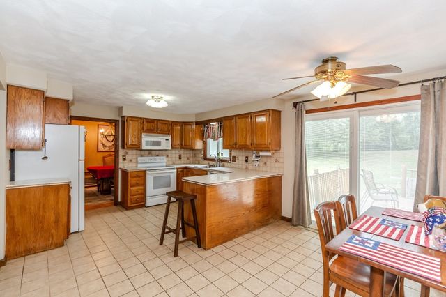 5 Spruce Street, Blackstone, MA 01504