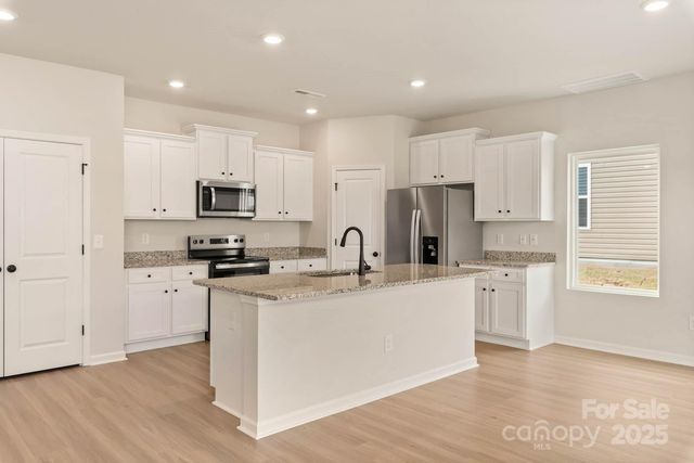 1048 Russell Drive, Winston Salem, NC 27127