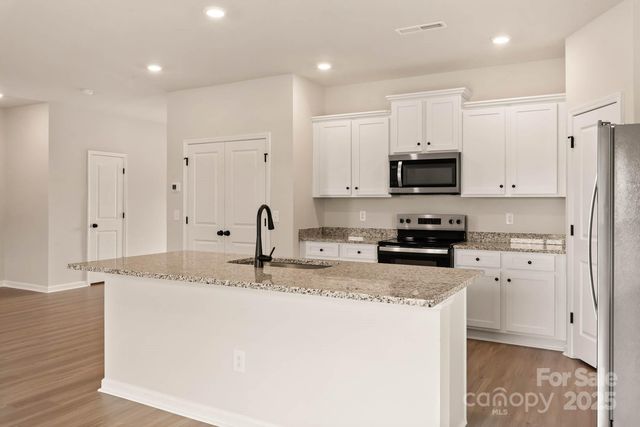 1048 Russell Drive, Winston Salem, NC 27127