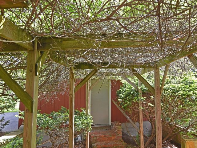 33 Summit Ridge, Burlington, VT 05401