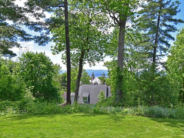 33 Summit Ridge, Burlington, VT 05401