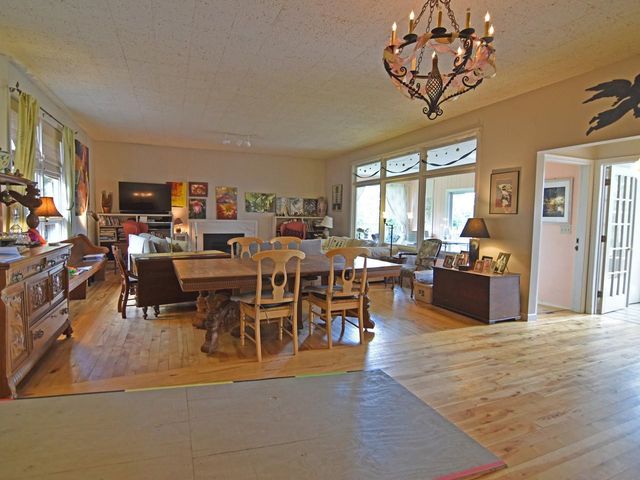 33 Summit Ridge, Burlington, VT 05401