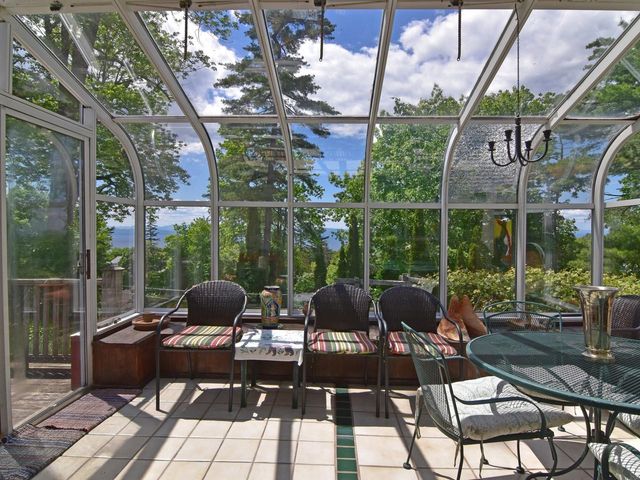 33 Summit Ridge, Burlington, VT 05401