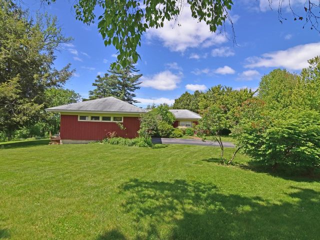 33 Summit Ridge, Burlington, VT 05401