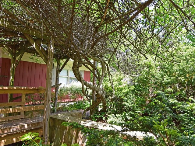 33 Summit Ridge, Burlington, VT 05401