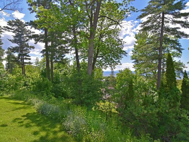 33 Summit Ridge, Burlington, VT 05401