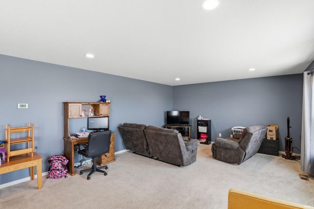 1902 Waynedale Drive, Garrett, IN 46738