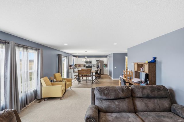 1902 Waynedale Drive, Garrett, IN 46738