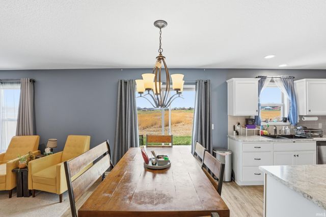 1902 Waynedale Drive, Garrett, IN 46738