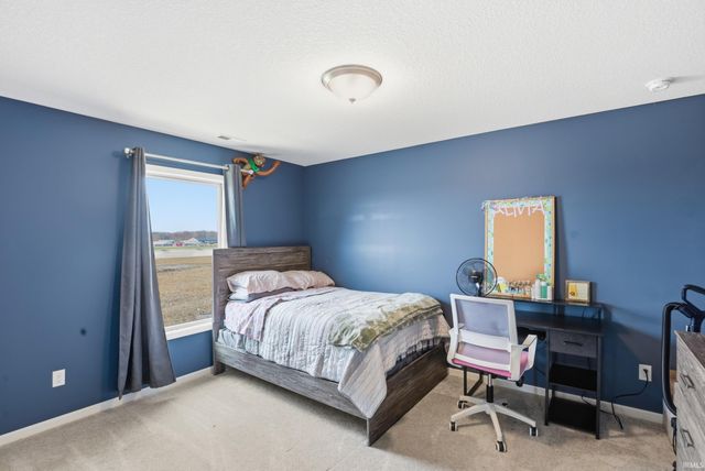 1902 Waynedale Drive, Garrett, IN 46738