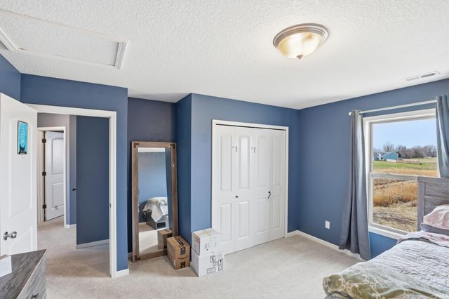 1902 Waynedale Drive, Garrett, IN 46738