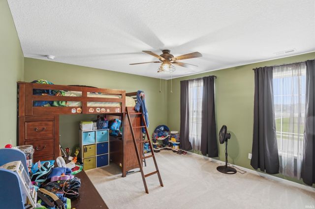 1902 Waynedale Drive, Garrett, IN 46738