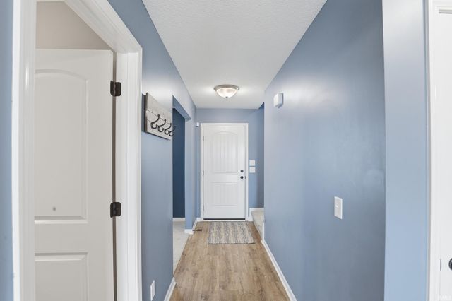 1902 Waynedale Drive, Garrett, IN 46738