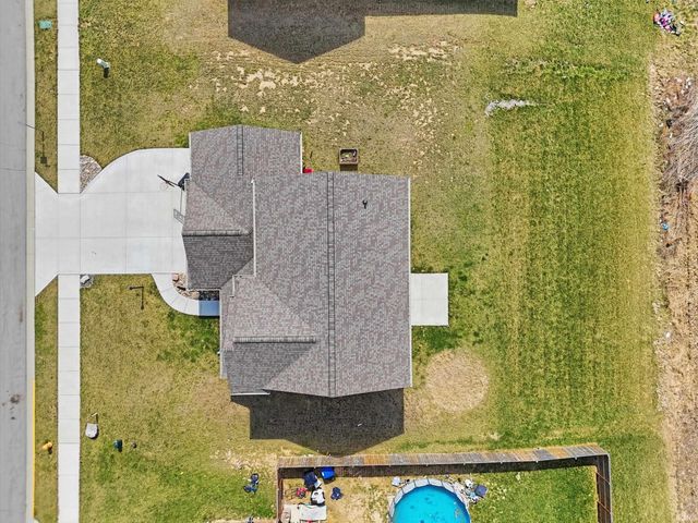 1902 Waynedale Drive, Garrett, IN 46738