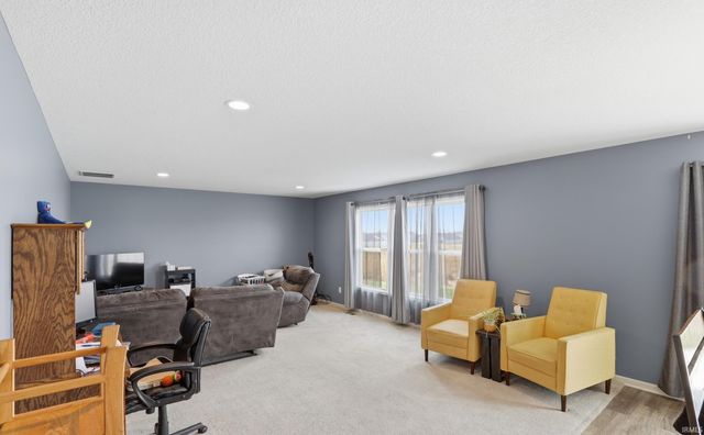 1902 Waynedale Drive, Garrett, IN 46738