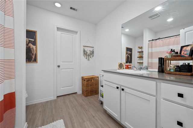 1118 Demeter Dr, Portland, TX 78374