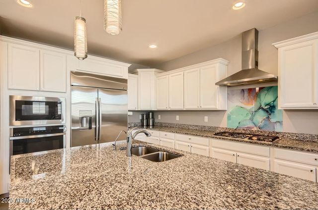 16064 W SOFT WIND Drive, Surprise, AZ 85387