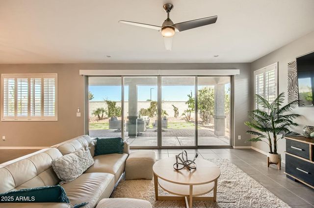 16064 W SOFT WIND Drive, Surprise, AZ 85387