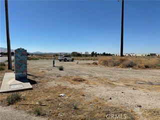 39227 Sierra Highway, Palmdale, CA 93550