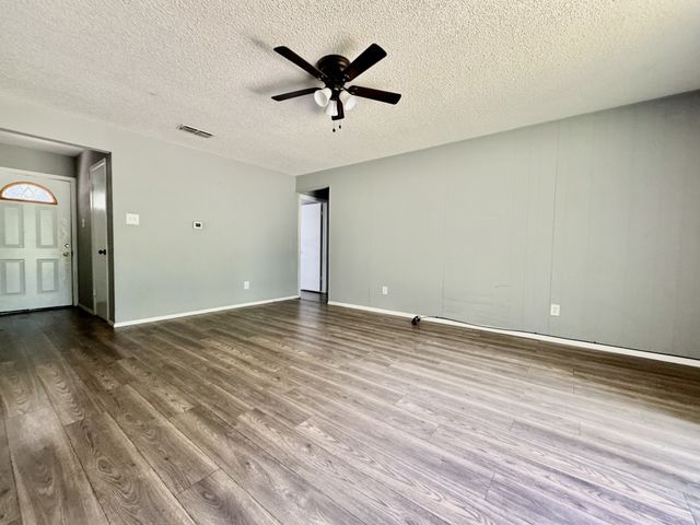 6804 Margaret Drive, Forest Hill, TX 76140