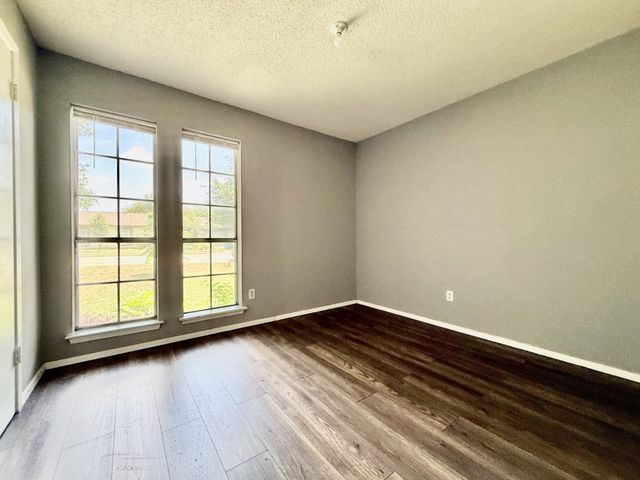 6804 Margaret Drive, Forest Hill, TX 76140