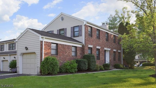 97 Sunrise Dr, Long Hill Twp., NJ 07933