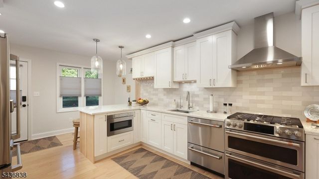 97 Sunrise Dr, Long Hill Twp., NJ 07933