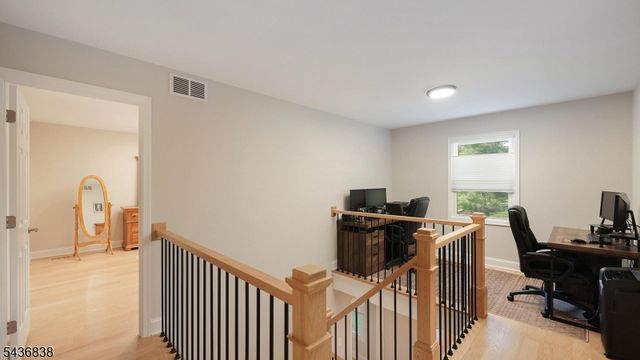 97 Sunrise Dr, Long Hill Twp., NJ 07933