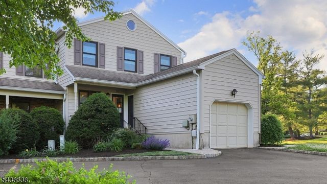 97 Sunrise Dr, Long Hill Twp., NJ 07933