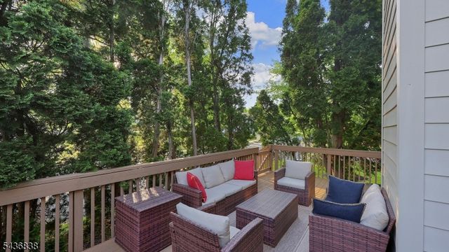 97 Sunrise Dr, Long Hill Twp., NJ 07933