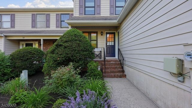 97 Sunrise Dr, Long Hill Twp., NJ 07933