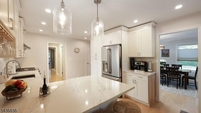 97 Sunrise Dr, Long Hill Twp., NJ 07933