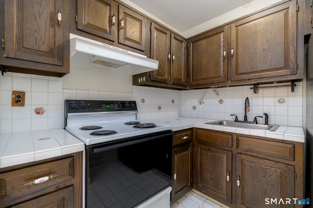 40 Cerretta Street 13D, Stamford, CT 06907