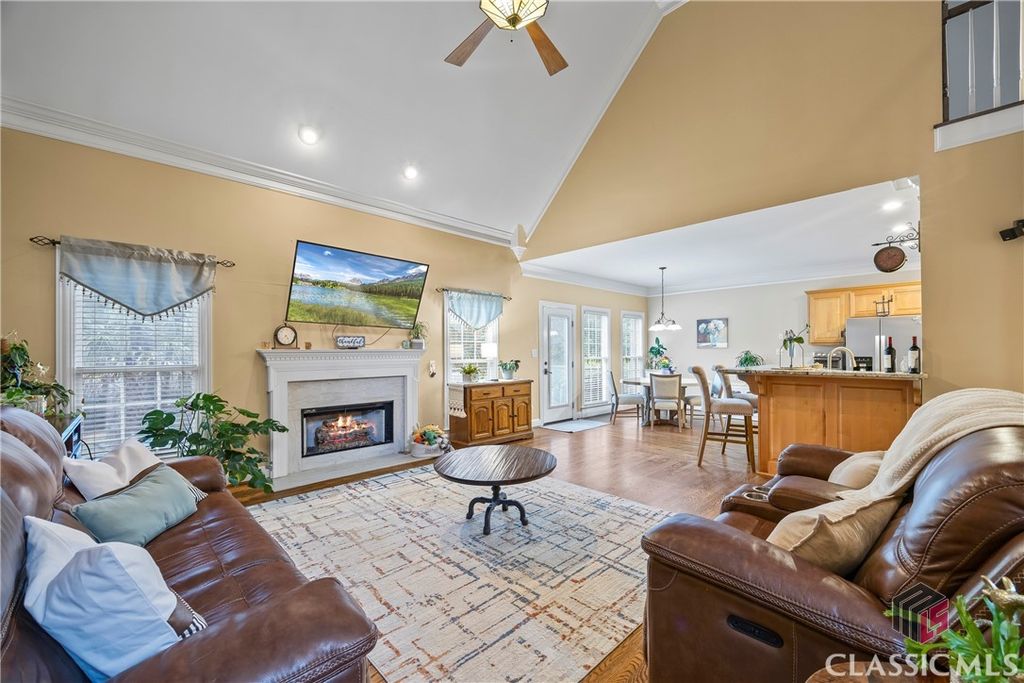 Image 13 of property listing at 1050 Summit Oaks Drive, Watkinsville, GA 30677