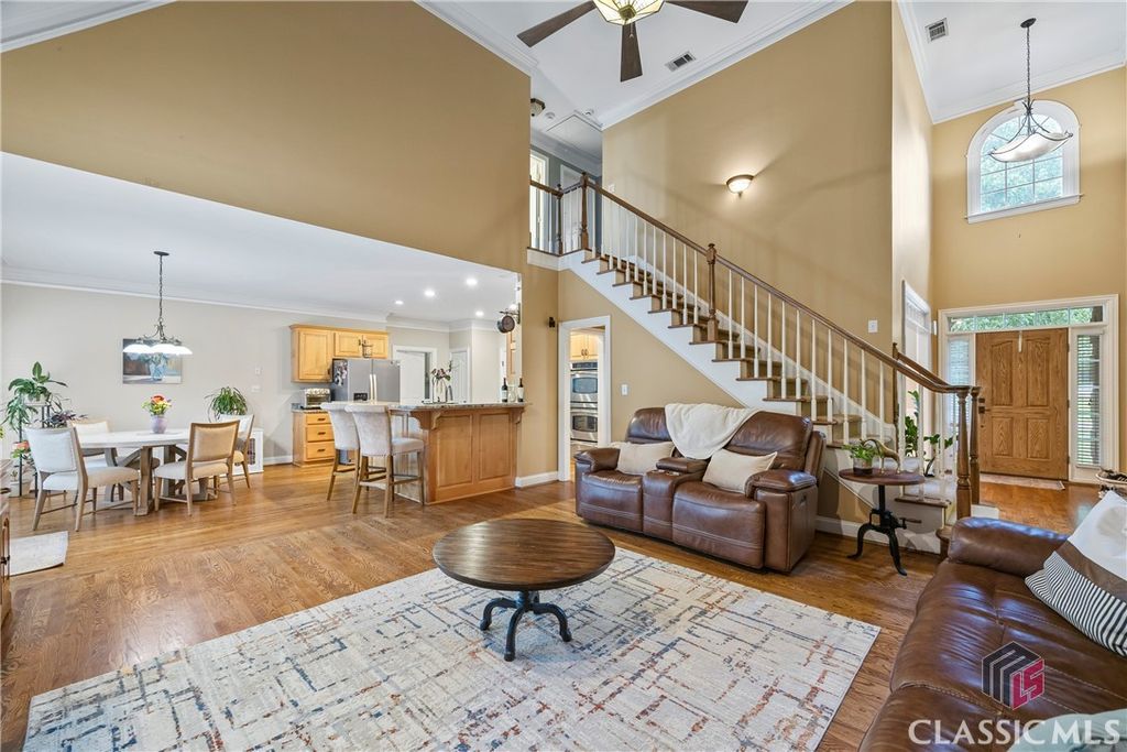 Image 14 of property listing at 1050 Summit Oaks Drive, Watkinsville, GA 30677