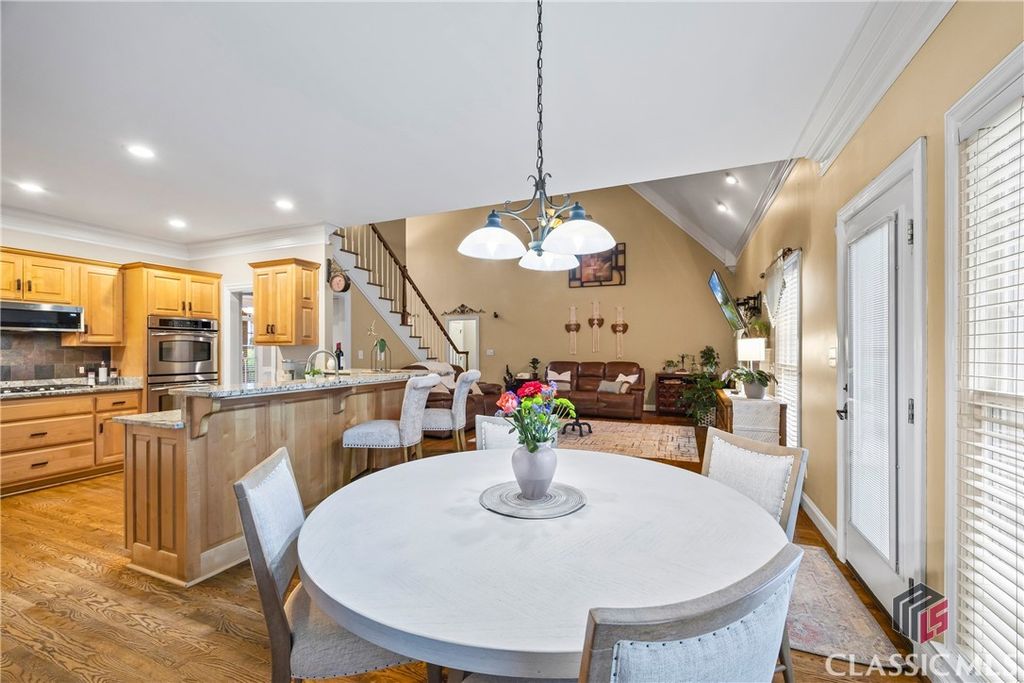 Image 16 of property listing at 1050 Summit Oaks Drive, Watkinsville, GA 30677