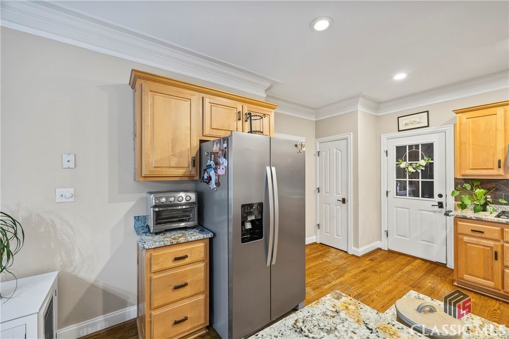 Image 18 of property listing at 1050 Summit Oaks Drive, Watkinsville, GA 30677