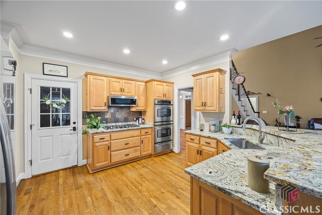 Image 19 of property listing at 1050 Summit Oaks Drive, Watkinsville, GA 30677