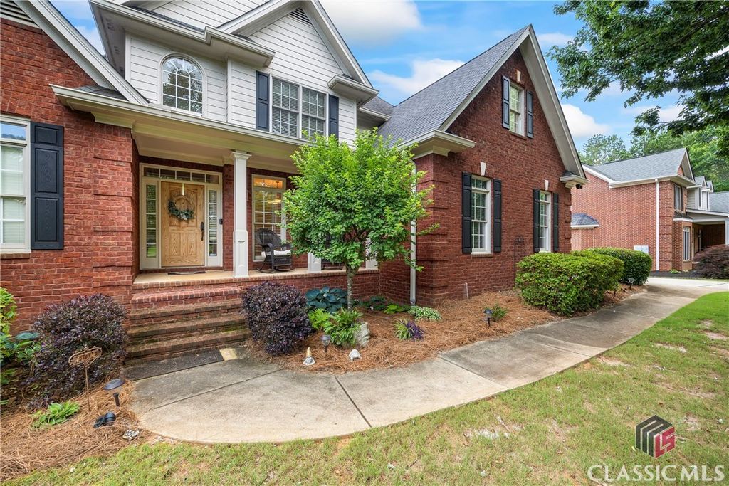 Image 2 of property listing at 1050 Summit Oaks Drive, Watkinsville, GA 30677