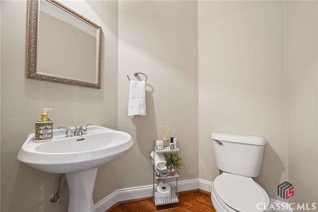 Image 22 of property listing at 1050 Summit Oaks Drive, Watkinsville, GA 30677