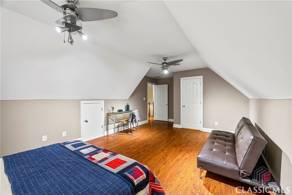 Image 32 of property listing at 1050 Summit Oaks Drive, Watkinsville, GA 30677