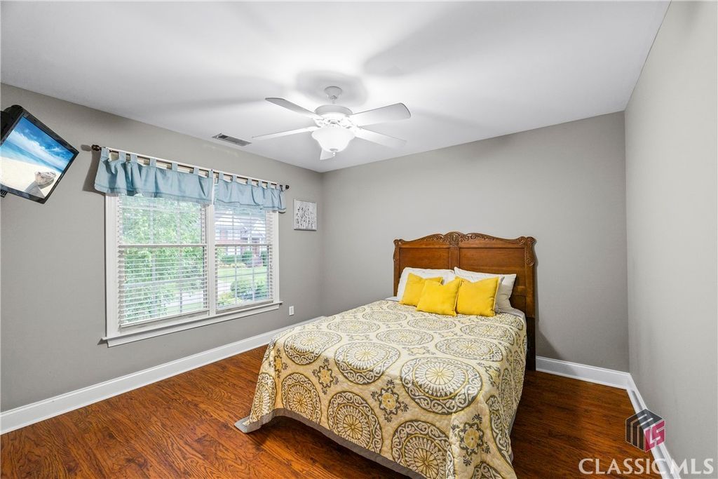 Image 33 of property listing at 1050 Summit Oaks Drive, Watkinsville, GA 30677