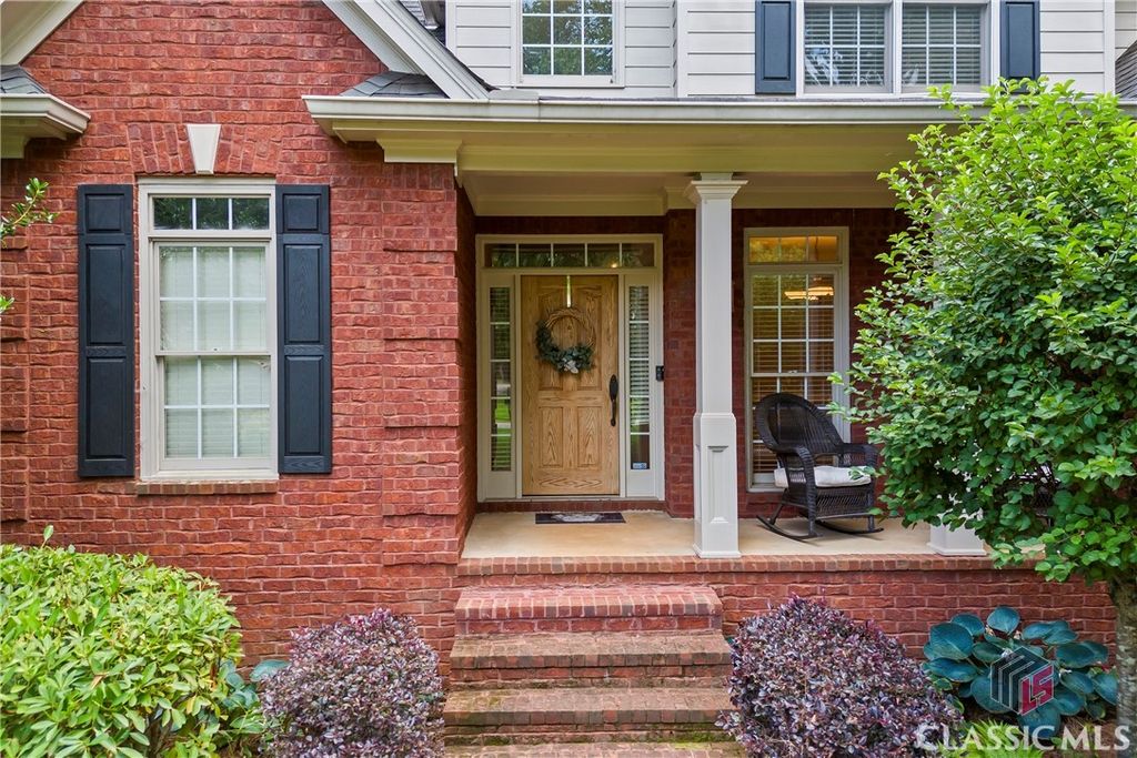 Image 4 of property listing at 1050 Summit Oaks Drive, Watkinsville, GA 30677